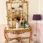 At - Luxury 아파트